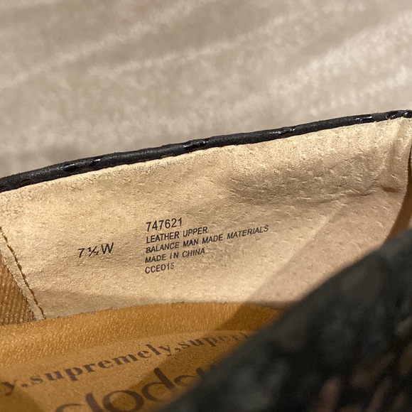 Softspot black on black leopard print low heel pump size 7.5W VGUC - Picture 2 of 4